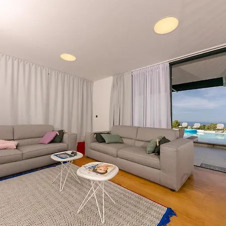 Korina Tatil Evi